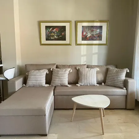 Panorama Apartment *